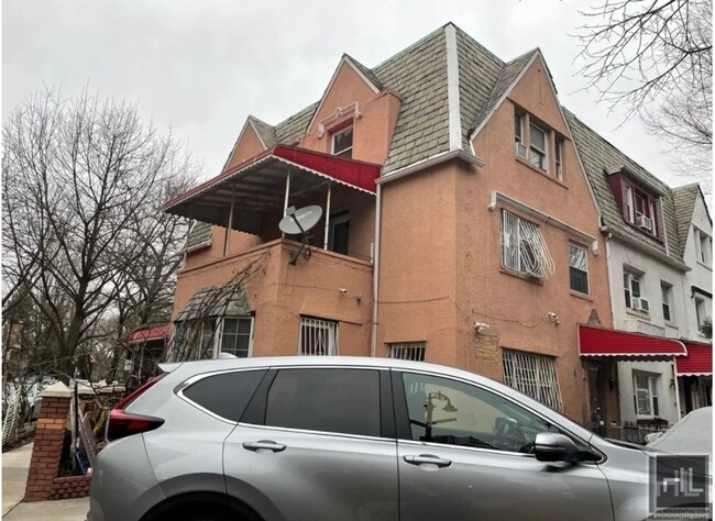 Building Photo - XXL ROOM FOR RENT  NEWKIRK AVENUE PRIME DI...