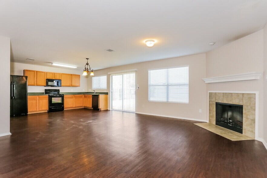 Building Photo - 8532 Shallow Creek Dr