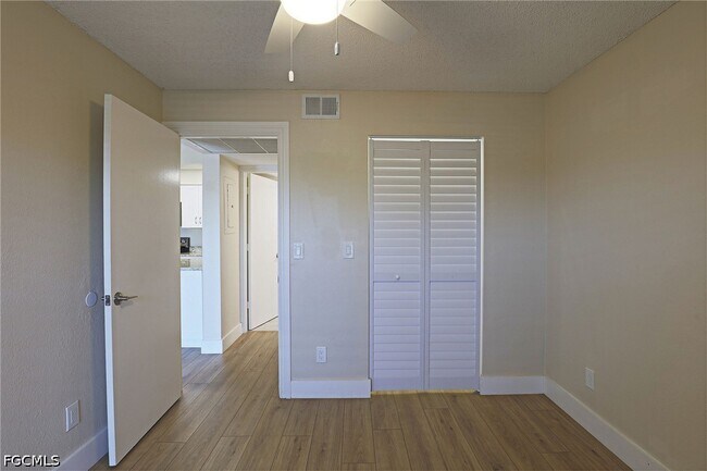 Building Photo - 5311 Summerlin Rd