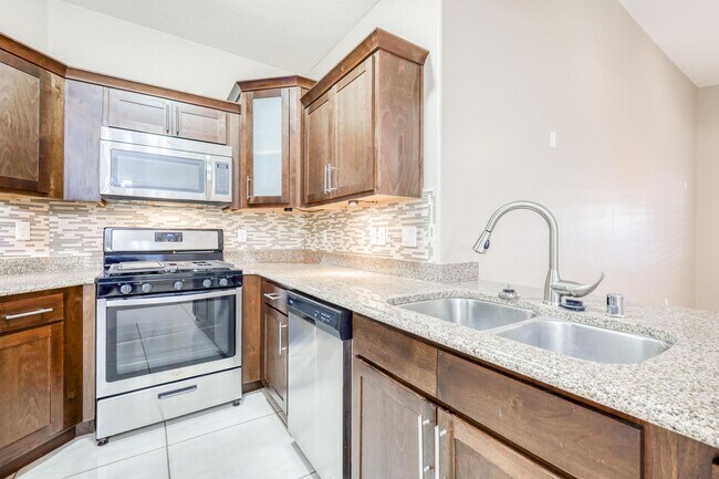 Building Photo - Beautiful 3 bed-2 baths home in 79911