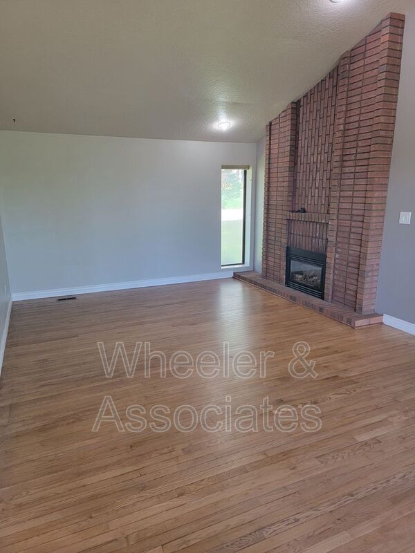 Building Photo - 1269 E 3075 N