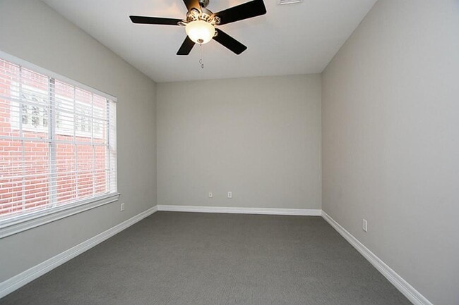Building Photo - 1709 Peden St