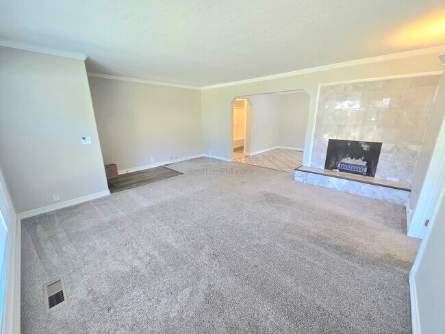 Building Photo - 114 SE 218th Ave