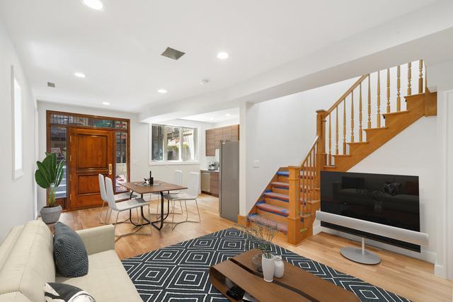 Dinning View - 2327 N Southport Ave