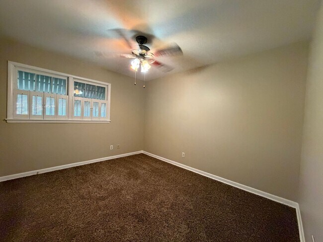 Building Photo - 4416 Granbury Rd