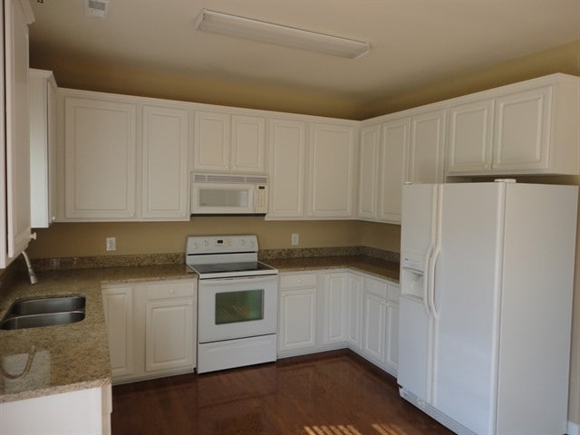 Building Photo - 10 Canso St