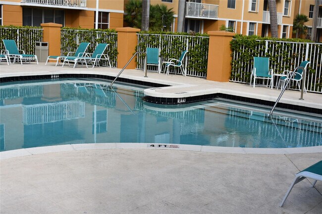 Building Photo - 1350 SE 3rd Ave