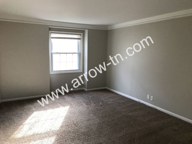 Building Photo - 5025 Hillsboro Pike