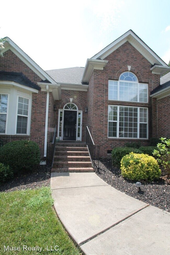 4 br, 3 bath House 773 Lynnwood Farms Drive 773 Lynnwood Farms Dr