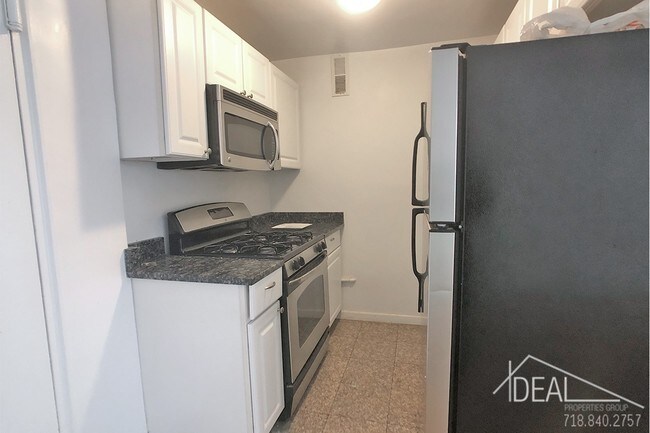 Building Photo - 483 Ocean Parkway #5BR