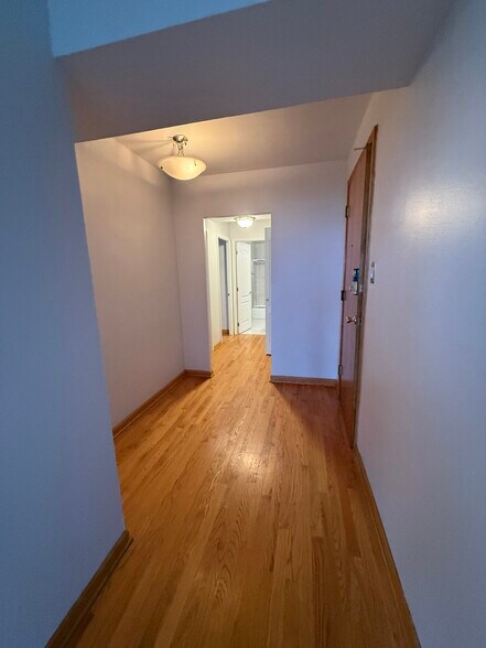 Building Photo - 4230 N Marine Dr