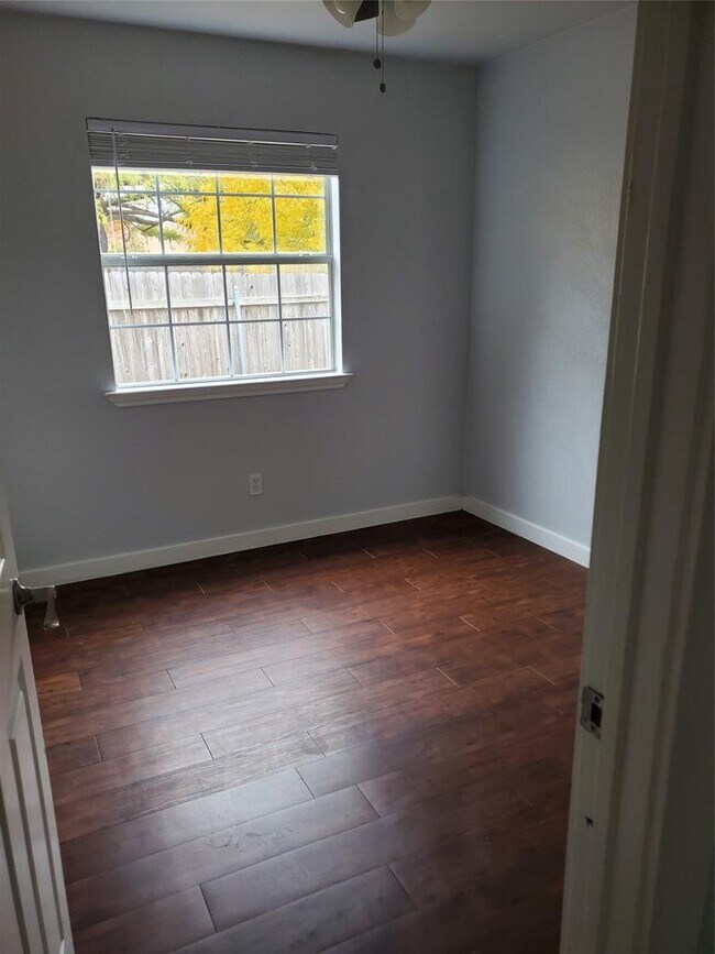 Building Photo - 807 Fernwood Cove