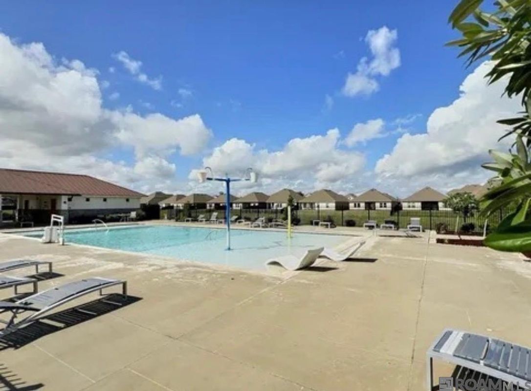 Building Photo - 4644 Grenache Dr