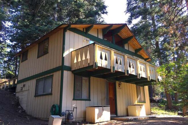 Building Photo - 31587 Circle View Dr