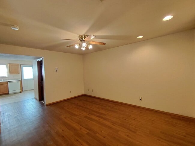 Building Photo - 24950 Scenic Dr