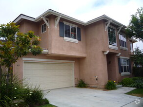 Building Photo - Spacious Air Conditioned Home