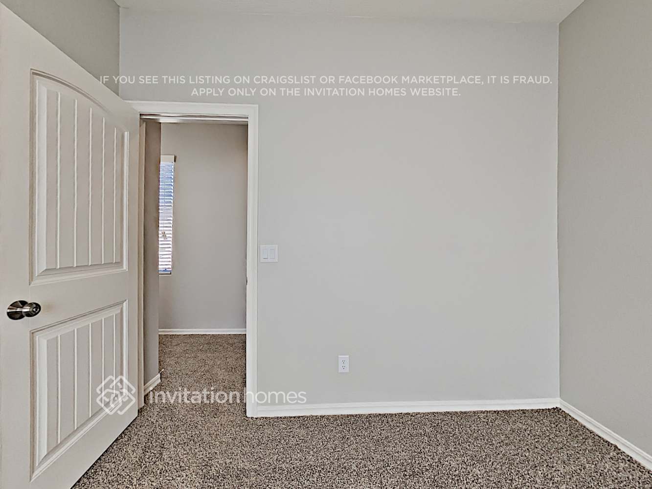 Building Photo - 14511 W Port Royale Ln