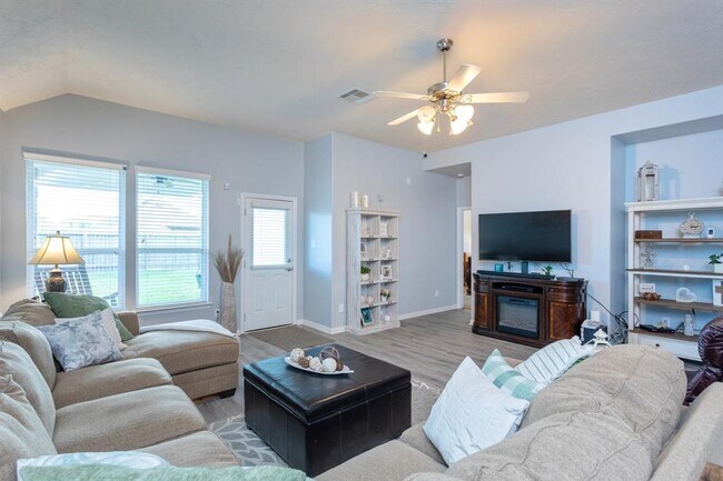 Building Photo - 3056 Winterberry Ln