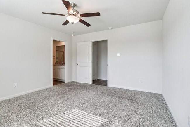 Building Photo - 401 Abram Ave