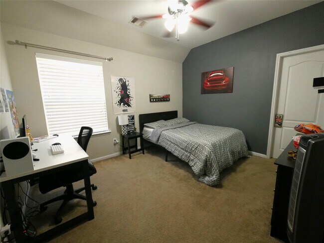 Building Photo - 20715 White Hyacinth Dr