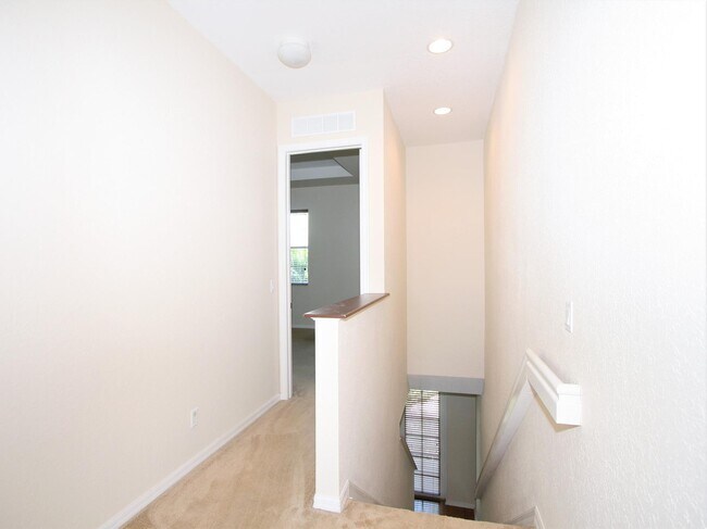 Building Photo - 1562 Grande Cull Way