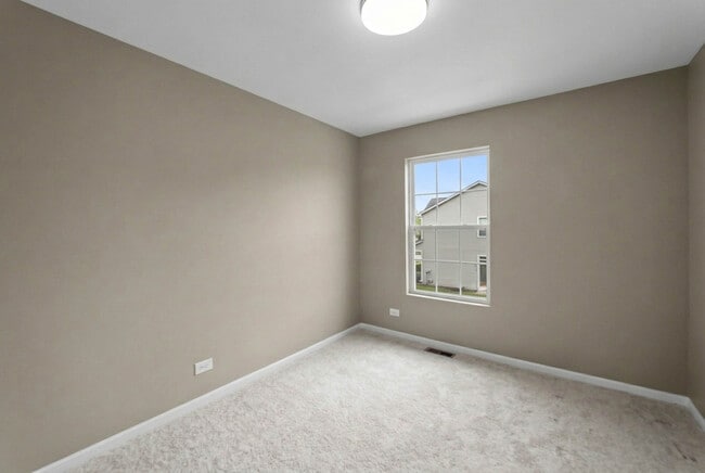 Building Photo - 1475 Sedgewood Ct