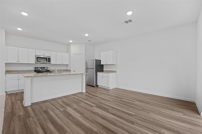 Building Photo - 612 Craven St