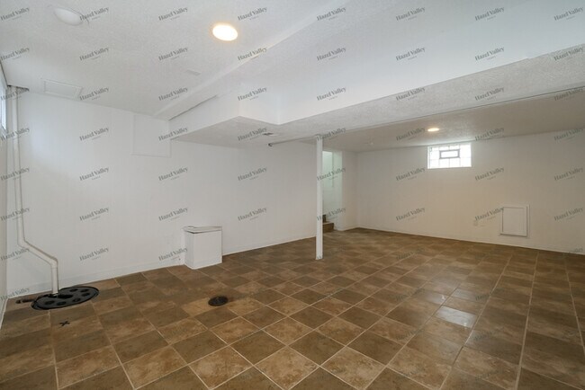 Building Photo - 11809 Armitage Dr