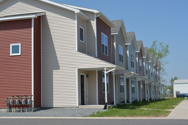 Building Photo - Emerald Acres II