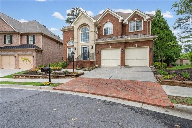 Building Photo - 350 Wembley Cir