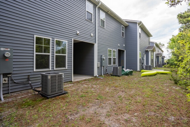 Building Photo - 202 N Stingray Ln