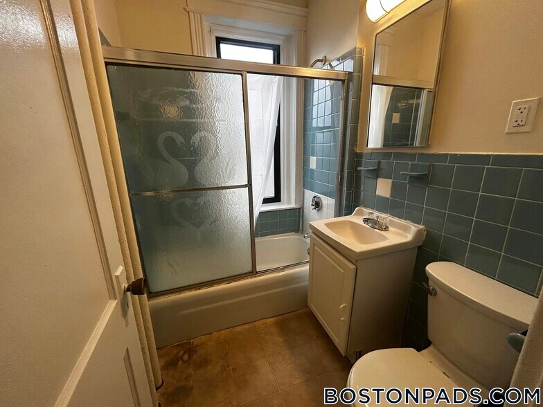 Building Photo - 1152 Commonwealth Ave