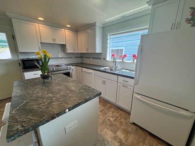 Building Photo - 3 bed/2 Bath, Spacious Home in Mount Verno...