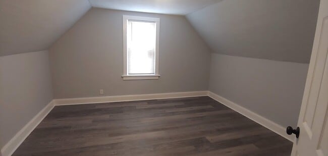 Building Photo - 4666 N 38th St