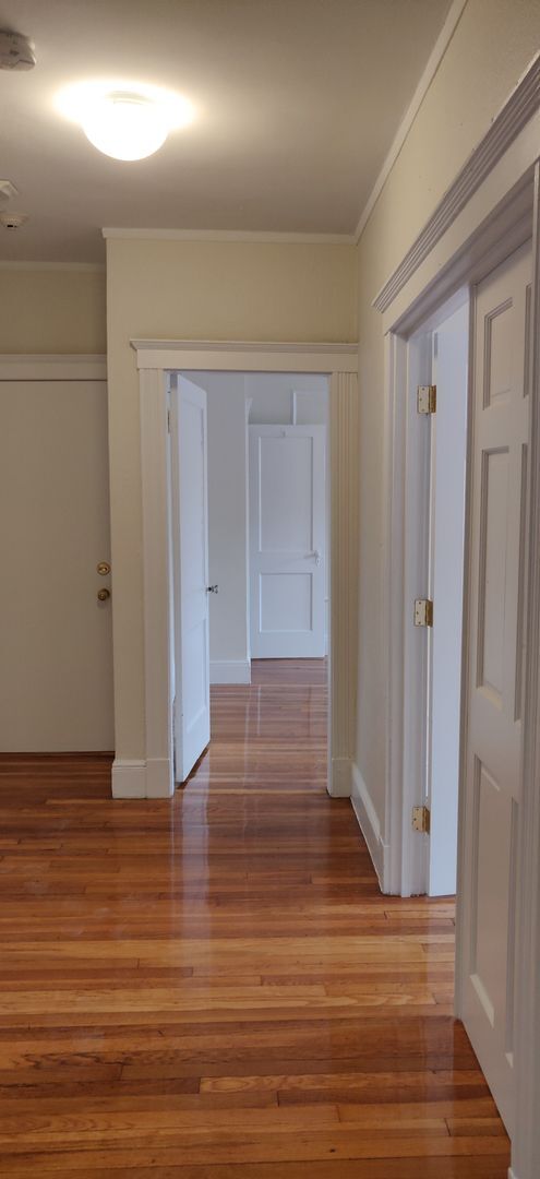 Building Photo - No Brokers Fee, No Security Deposit, Heat, Hot Water Included, Laundry on a Site