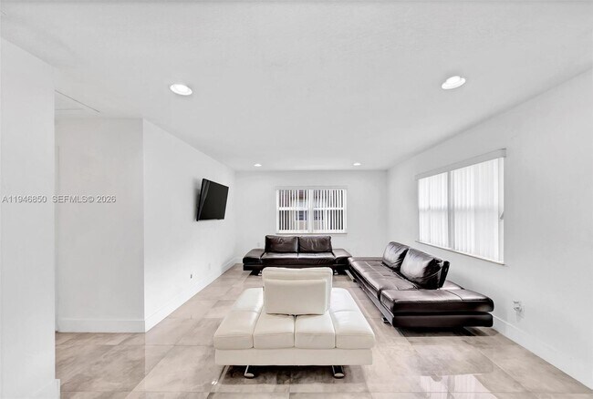 Building Photo - 4530 SW 54th St