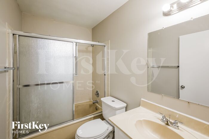 Building Photo - 6553 Bayfront Dr