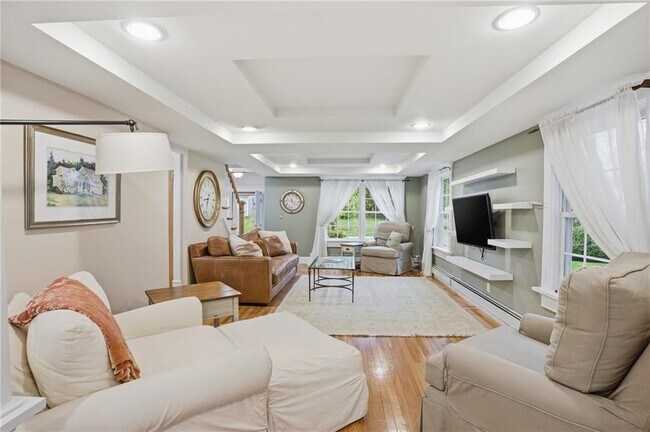 Building Photo - 97 Kenson Dr