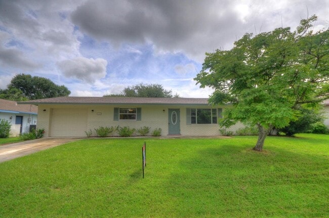 Primary Photo - 1155 SE Sabina Ln