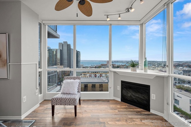 Building Photo - 300 W Beech St