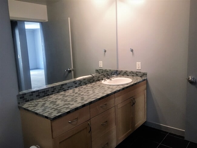 Building Photo - 1150 J St