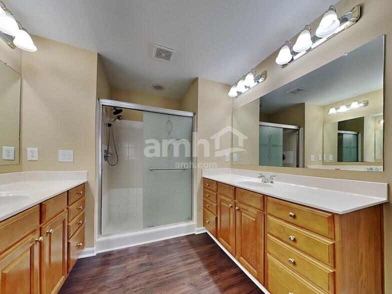 Building Photo - 2737 Autumn Bluff Way