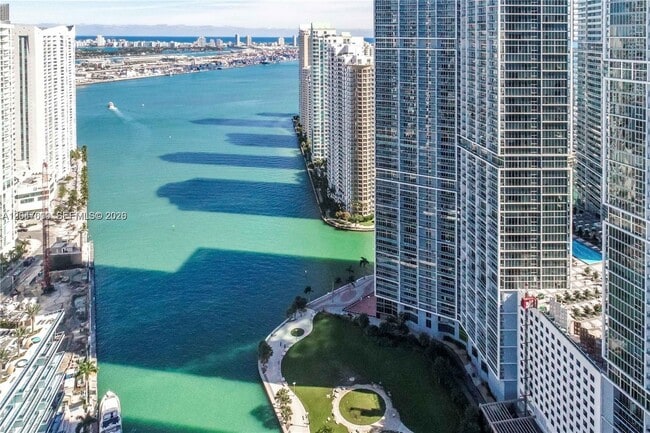Building Photo - 475 Brickell Ave