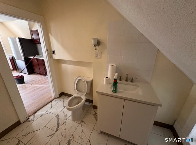 Building Photo - 149 Glen St