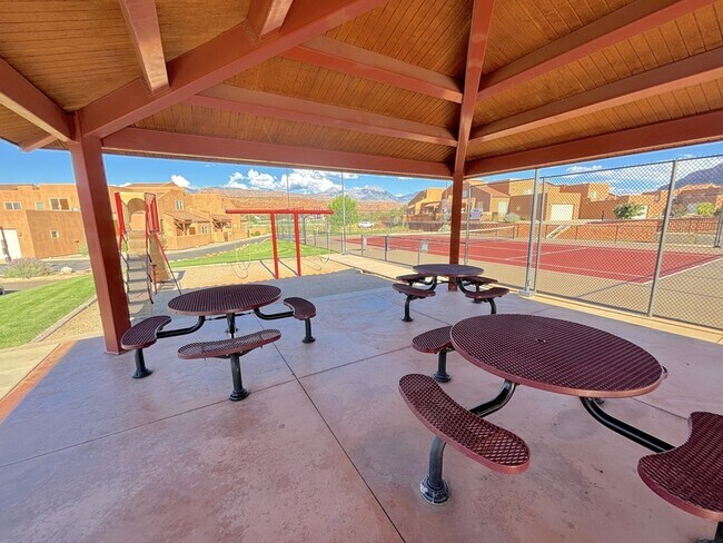 Building Photo - 3862 Desert Willow Cir