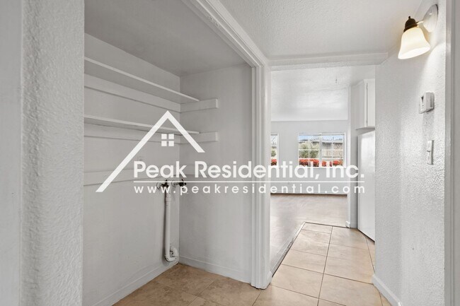 Building Photo - Croetto10540