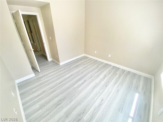 Building Photo - 4400 S Jones Blvd