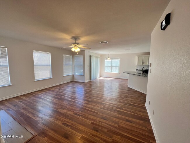 Building Photo - 7105 Tierra Roja St