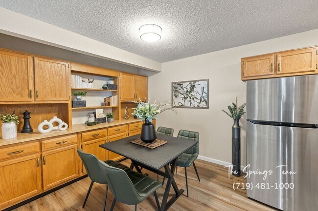 Building Photo - REMODELED SINGLE-LEVEL 2BD TOWNHOME w/ A/C