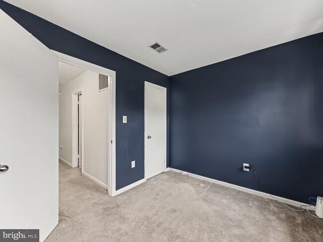 Building Photo - 13849 Constitution Ct